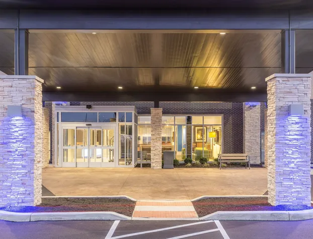 Holiday Inn Express & Suites Florence-Cincinnati Airport by IHG hotel detail image 2