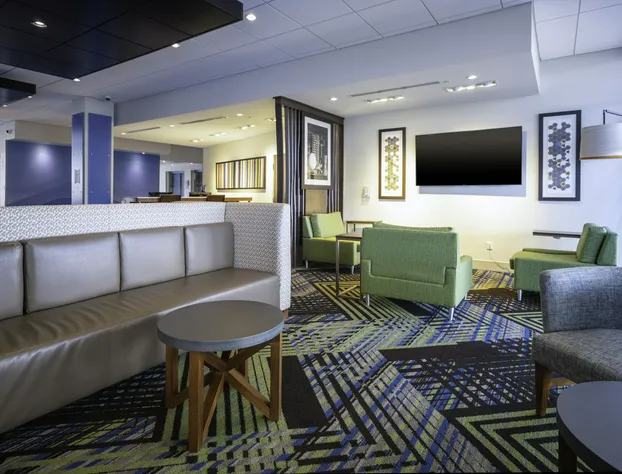 Holiday Inn Express & Suites Florence-Cincinnati Airport by IHG hotel detail image 4