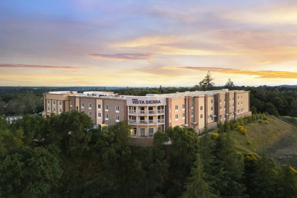 Hotel Vista Sierra hotel hero