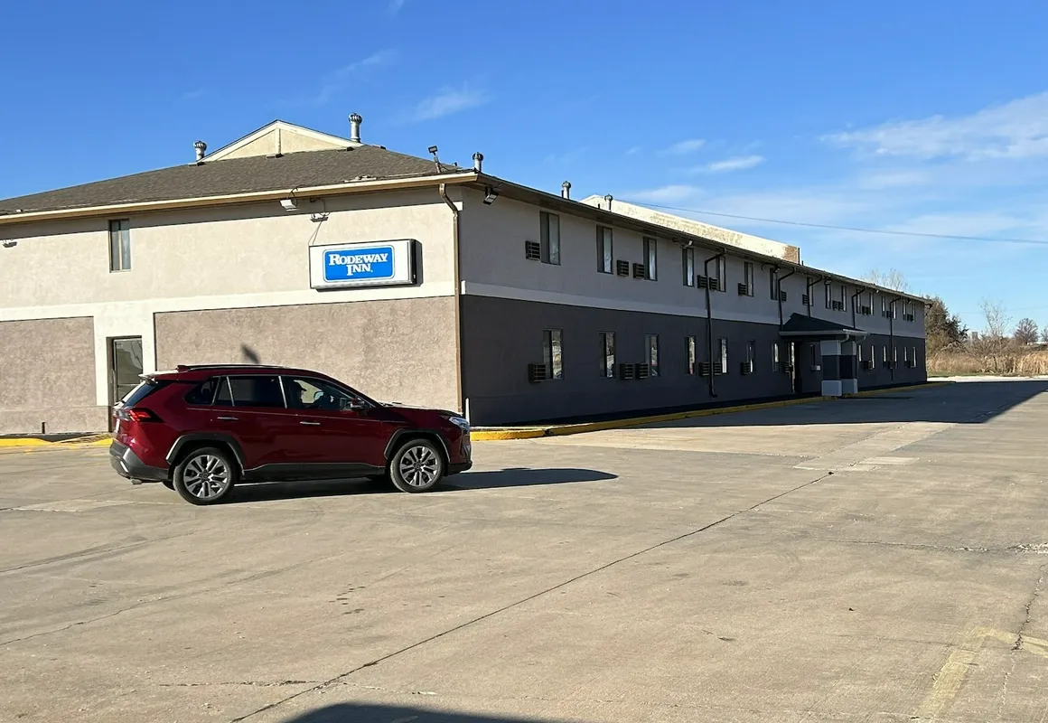 Rodeway Inn hotel hero