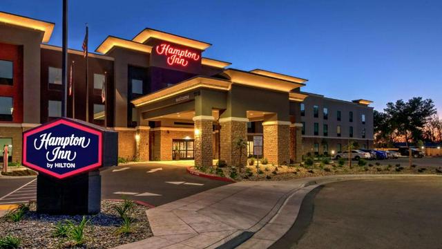 Hampton Inn Fresno Airport hotel detail image 1