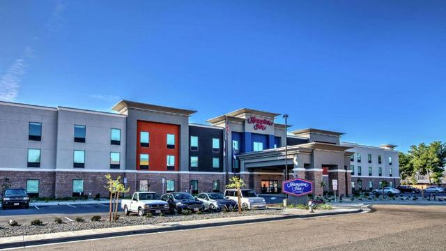 Hampton Inn Fresno Airport hotel detail image 2