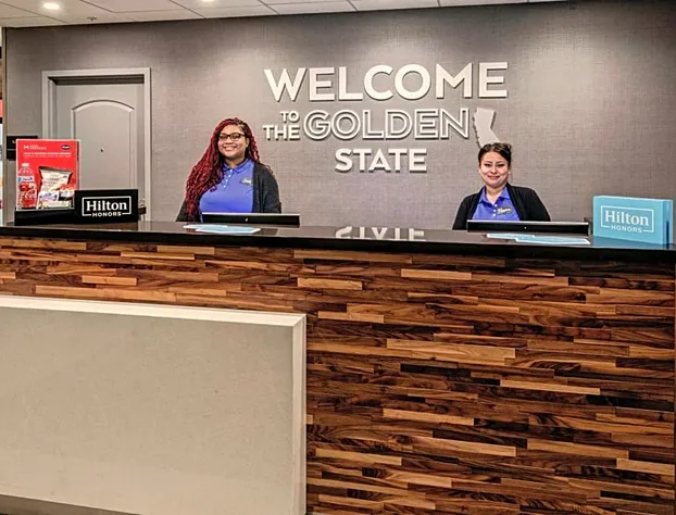 Hampton Inn Fresno Airport hotel detail image 2