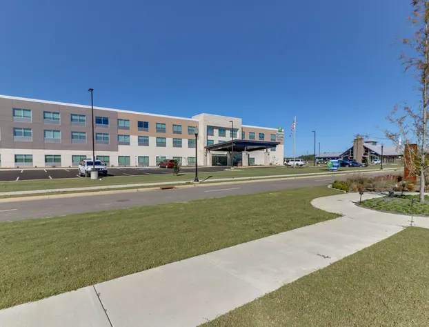 Holiday Inn Express & Suites Union City by IHG hotel detail image 1