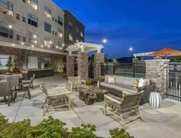 DoubleTree by Hilton Greenville Woodruff Road hotel detail image 1
