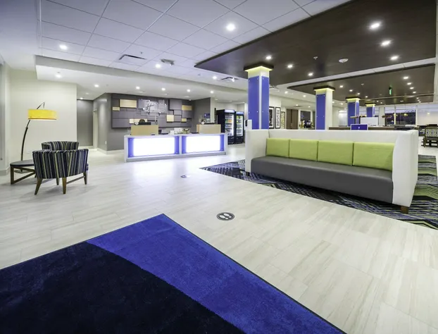 Holiday Inn Express & Suites Fort Myers Airport by IHG hotel detail image 3