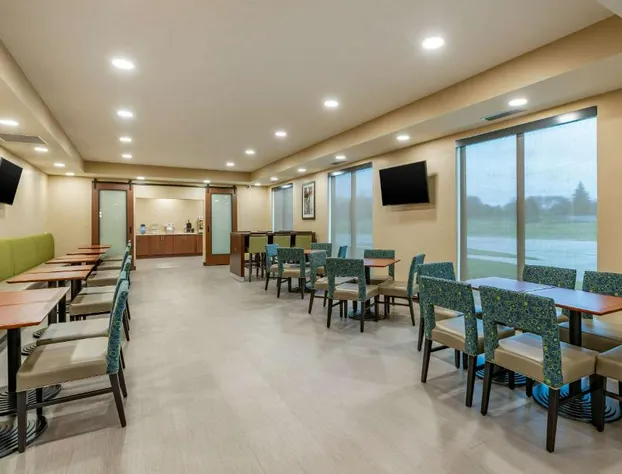 Comfort Inn & Suites West Des Moines hotel detail image 4