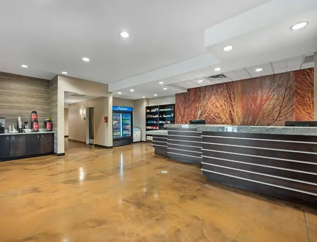 Best Western Plus Lakeview Hotel hotel detail image 3