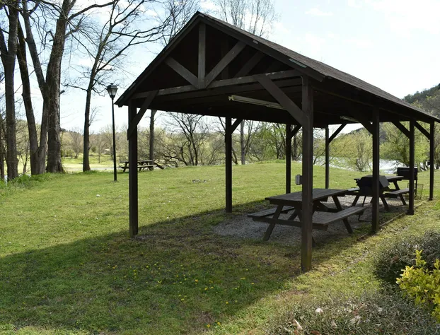 Jack's White River Fishing Resort hotel detail image 1