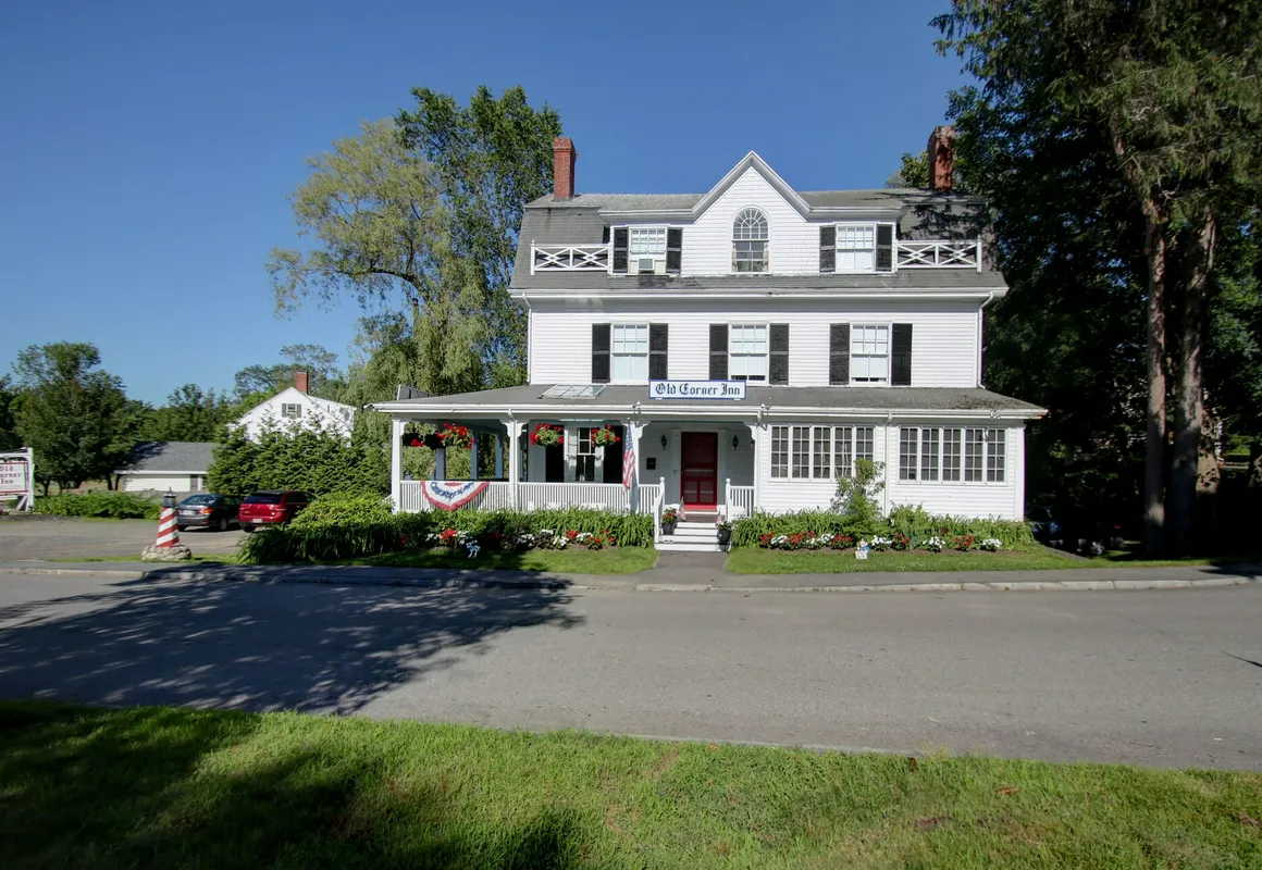 Old Corner Inn hotel hero