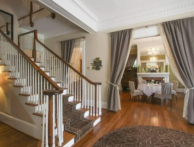 Burke Manor Inn & Pavilion hotel detail image 2