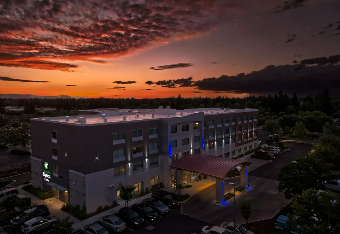 Holiday Inn Express & Suites Chico by IHG hotel hero