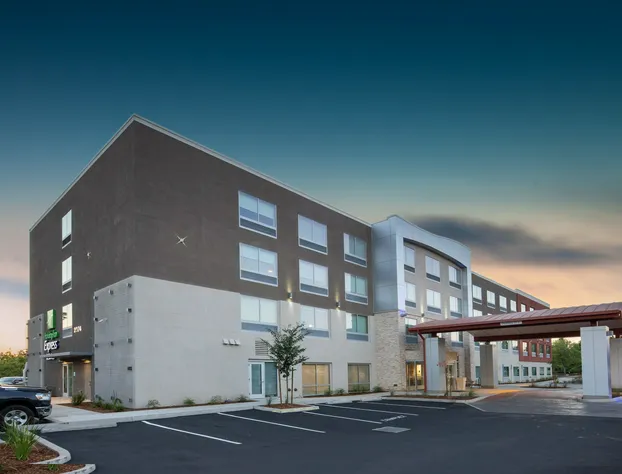 Holiday Inn Express & Suites Chico by IHG hotel detail image 3