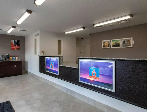 Motel 6 Greenville, SC - I-85 Near Downtown hotel detail image 1