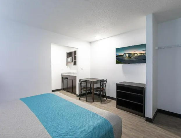 Motel 6 Greenville, SC - I-85 Near Downtown hotel detail image 2