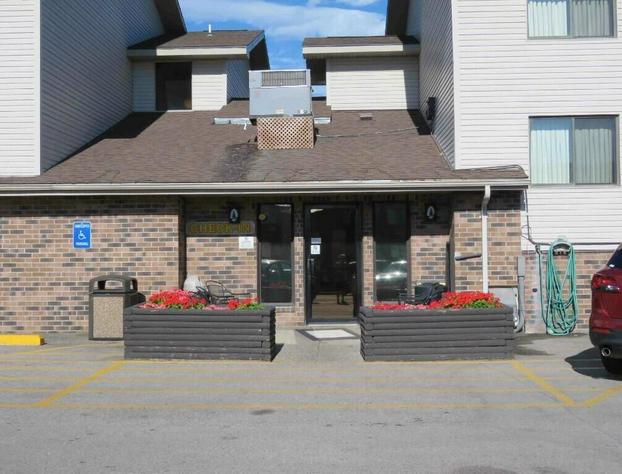 Super 8 by Wyndham Rapid City/Lacrosse St hotel detail image 1