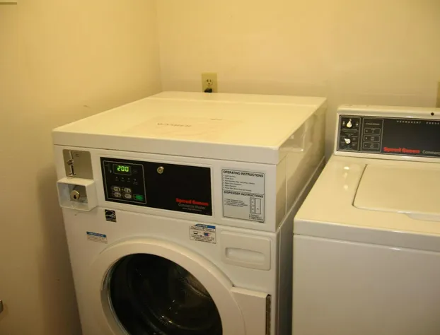 Super 8 by Wyndham Rapid City/Lacrosse St hotel detail image 2