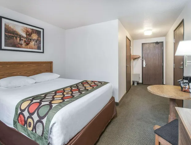 Super 8 by Wyndham Rapid City/Lacrosse St hotel detail image 4