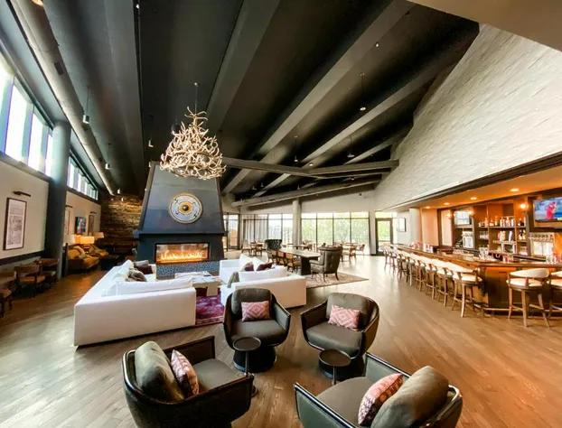 Omni Viking Lakes Hotel hotel detail image 3