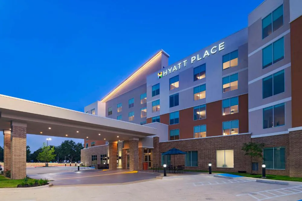 Hyatt Place Austin / Lake Travis / Four Points hotel hero