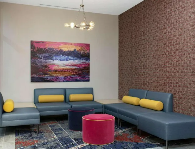 La Quinta Inn & Suites by Wyndham Manassas Va-Dulles Airport hotel detail image 2