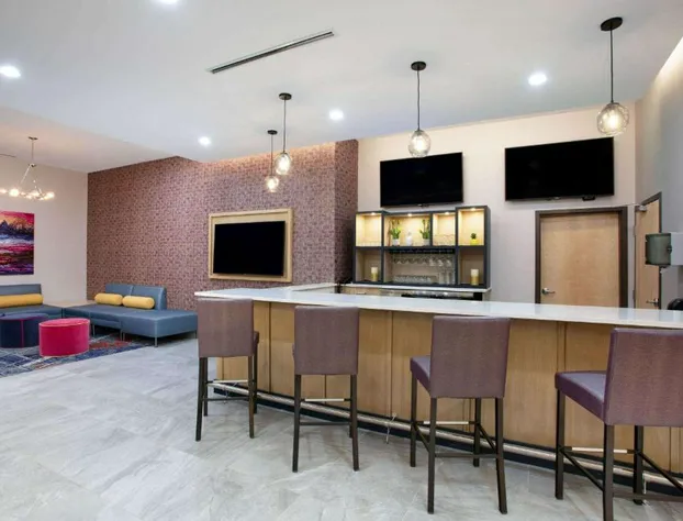 La Quinta Inn & Suites by Wyndham Manassas Va-Dulles Airport hotel detail image 4