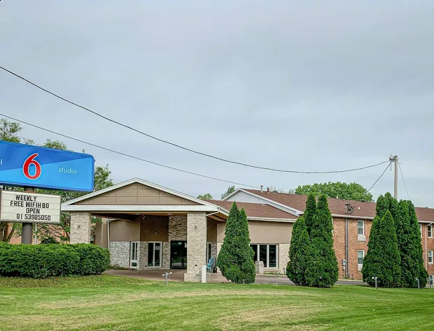 Motel 6 Rockford, IL hotel detail image 1