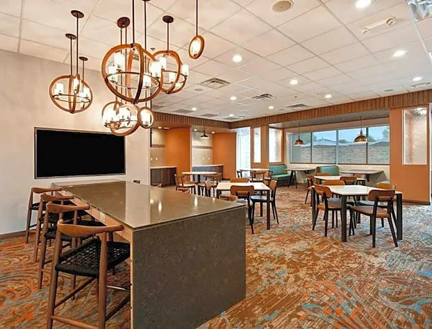 Fairfield Inn & Suites by Marriott Milwaukee North hotel detail image 2