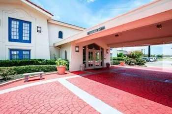 Scottish Inns and Suites Texas City, TX hotel hero