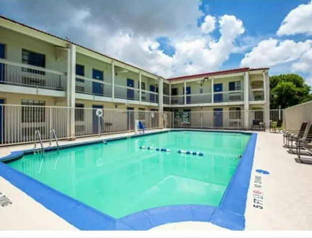 Scottish Inns and Suites Texas City, TX hotel detail image 4