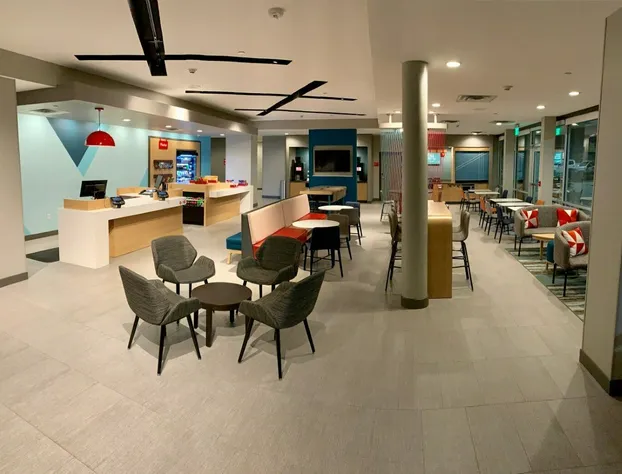 avid hotel Oklahoma City Airport by IHG hotel detail image 3