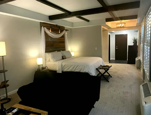 Cedar Stables Inn and Suites hotel detail image 2