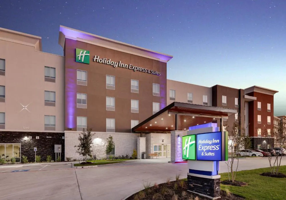 Holiday Inn Express & Suites Plano - The Colony by IHG hotel hero