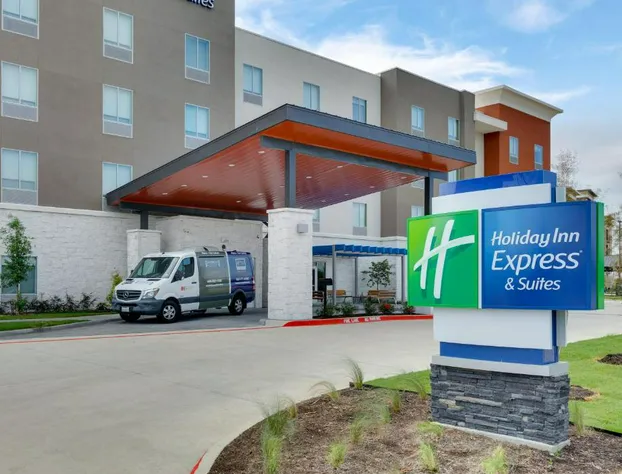 Holiday Inn Express & Suites Plano - The Colony by IHG hotel detail image 4