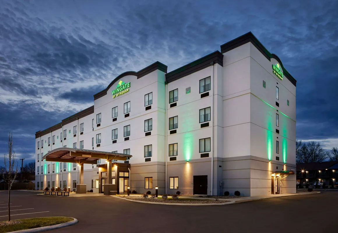 Wingate by Wyndham Hurricane WV hotel hero