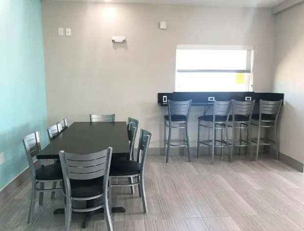 The Mariner hotel detail image 3