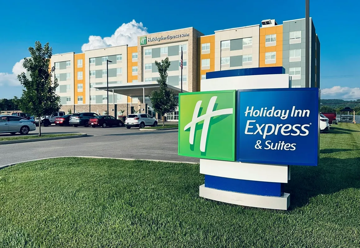 Holiday Inn Express & Suites Moundsville by IHG hotel hero