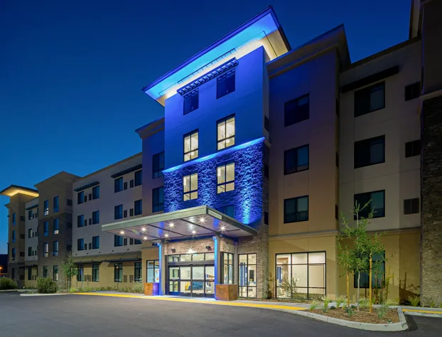 Holiday Inn Express & Suites Valencia - Santa Clarita by IHG hotel detail image 1