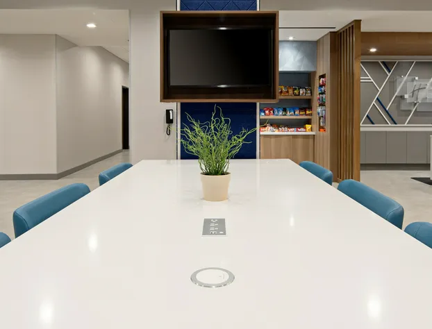 Holiday Inn Express & Suites Valencia - Santa Clarita by IHG hotel detail image 2