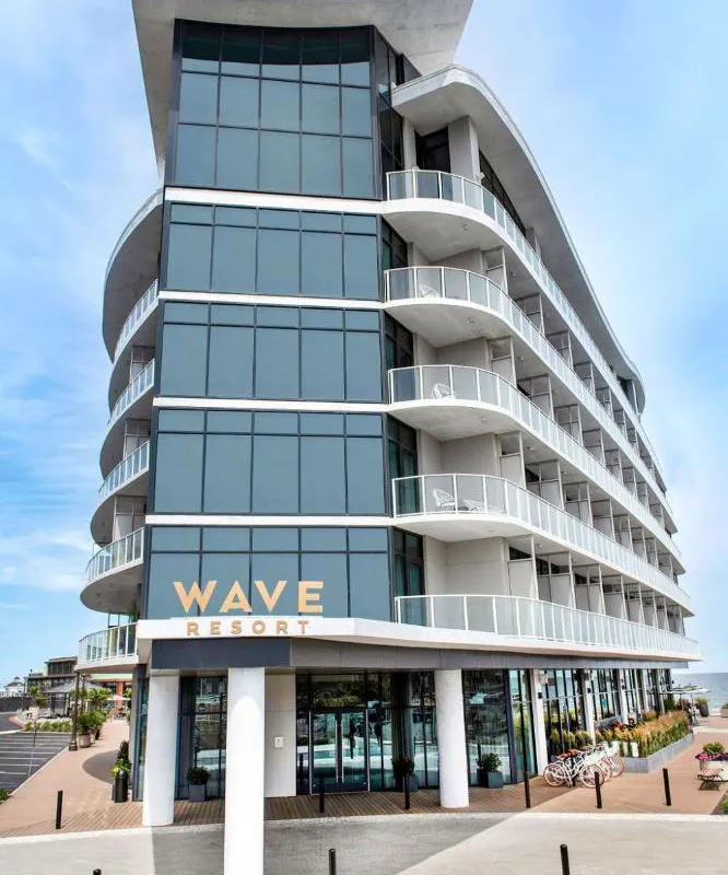 Wave Resort hotel hero