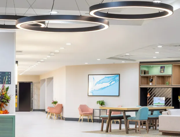 Holiday Inn Long Island-Islip Arpt East by IHG hotel detail image 4