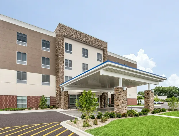 Holiday Inn Express & Suites Ottawa by IHG hotel detail image 1