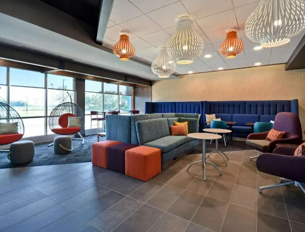 Tru by Hilton Auburn hotel detail image 4