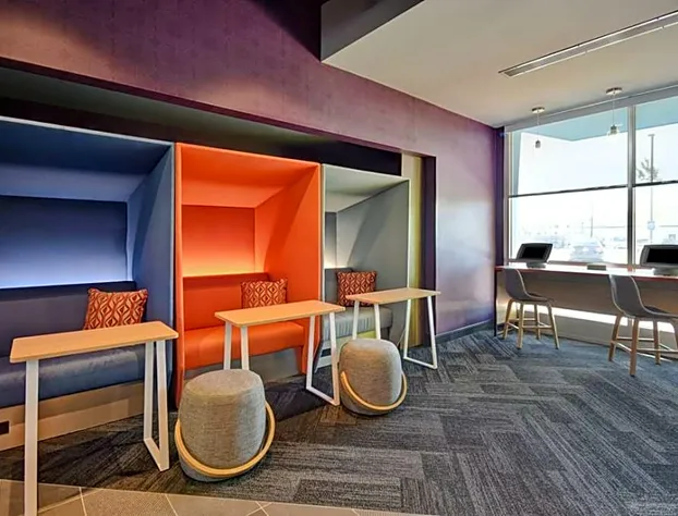 Tru by Hilton Auburn hotel detail image 4