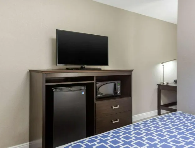 Rodeway Inn & Suites Ontario hotel detail image 1