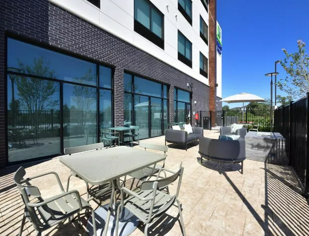 Holiday Inn Express & Suites Spring - Woodlands Area by IHG hotel detail image 4