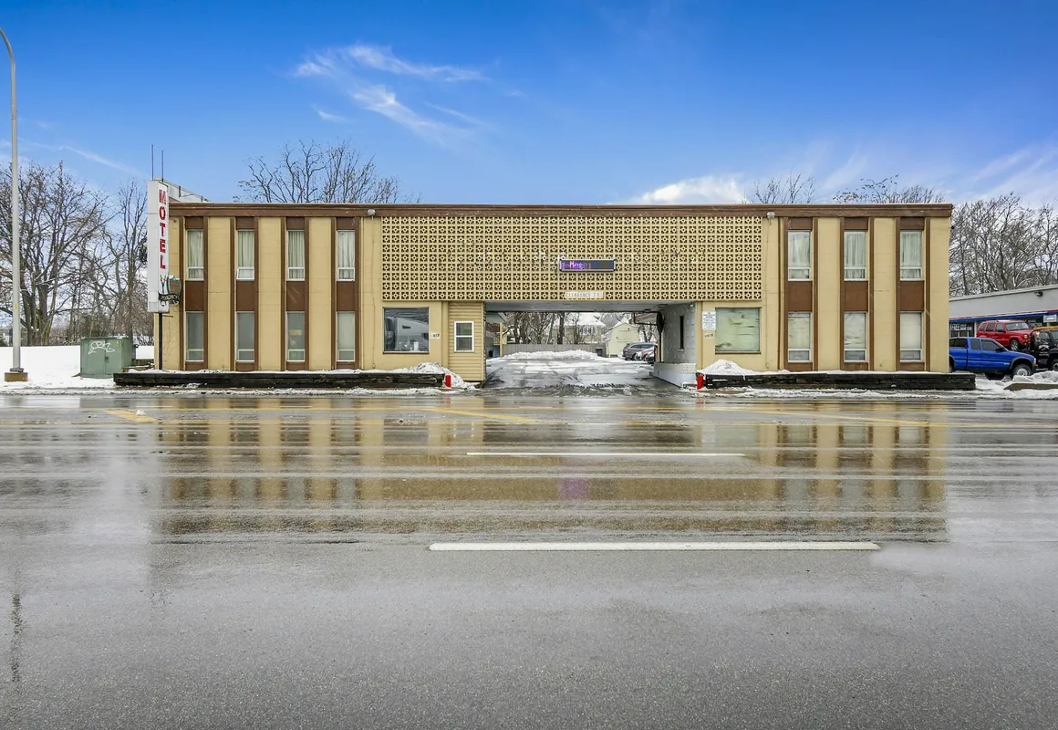 OYO Hotel Downtown Peoria I-74 hotel hero