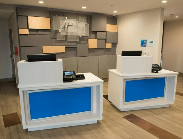 Holiday Inn Express & Suites Warsaw - E Center by IHG hotel detail image 2