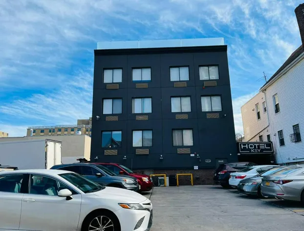 Hotel Key LaGuardia Airport hotel detail image 3