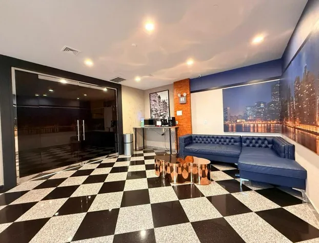 Hotel Key LaGuardia Airport hotel detail image 4